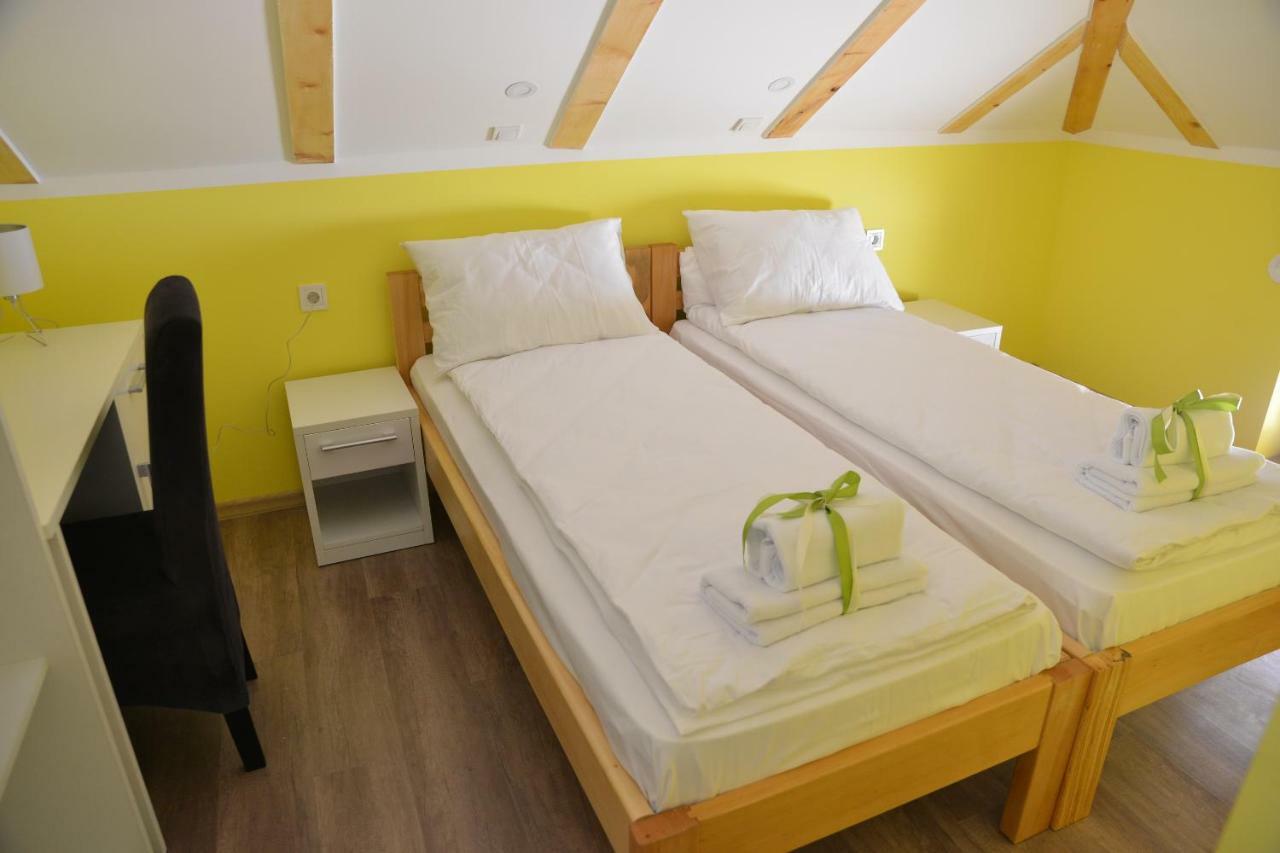 Apartmani Bojeresku ネゴティン エクステリア 写真