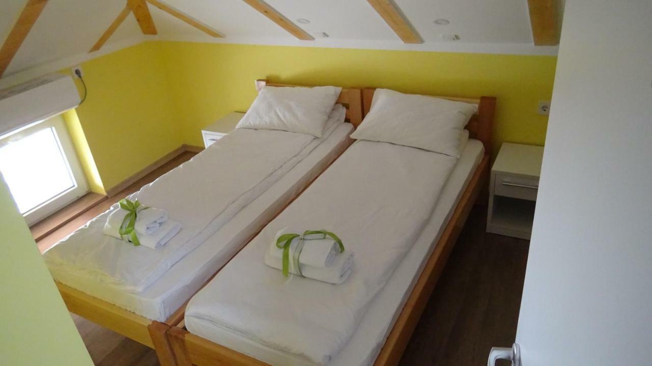 Apartmani Bojeresku ネゴティン エクステリア 写真