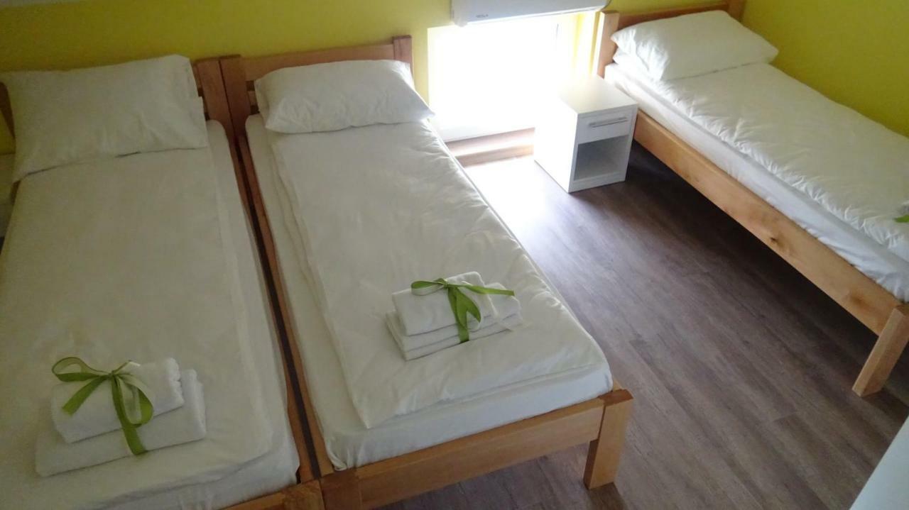 Apartmani Bojeresku ネゴティン エクステリア 写真